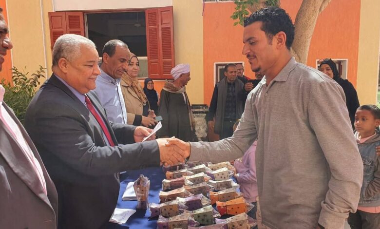 وكيل التعليم بالأقصر يشهد ندوة توعوية بمخاطر الإنترنت