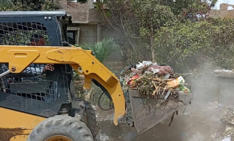 إزالة حالتى بناء مخالف خلال حملة مكبرة لنظافة وتجميل شوارع القرنة غرب الأقصر