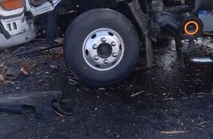 مصرع شخصين وإصابة 14أخرين خلال تصادم سيارتين نقل بالطريق الصحراوي الغربي بالأقصر