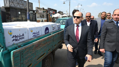 محافظ الغربية يطلق شارة البدء لتوزيع ٣٠٠٠ كرتونة مواد غذائية ضمن الدفعة الثالثة من حملة “كل يوم أحلى يوم” 