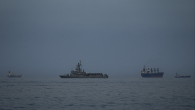 إيران تدرس خطة جديدة لإدارة تدفق النفط عبر مضيق هرمز وتحدي نظام “البترودولار”