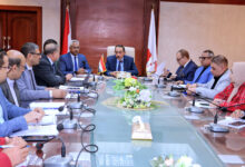 محافظ سوهاج يعقد اجتماعا لبحث موقف الفرص والمشروعات الاستثمارية وتعزيز التنمية