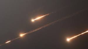 شظايا تخرج 7 خطوط كهرباء عن الخدمة بالكويت