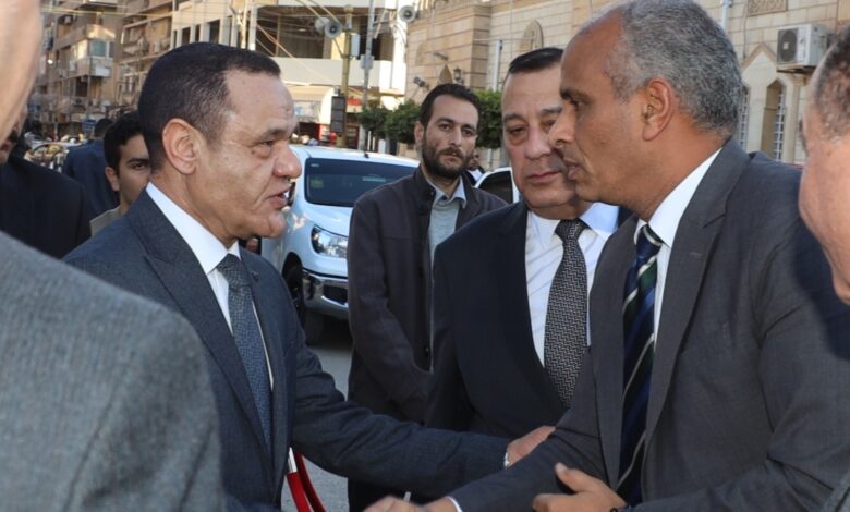 محافظ كفرالشيخ يقدم واجب العزاء في وفاة نائب رئيس محكمة النقض