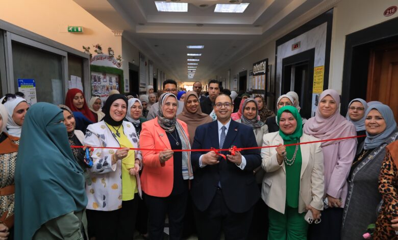 رئيس جامعة كفر الشيخ يفتتح المعارض السنويه لكليه التربية النوعية للعام الجامعي 2025/2026