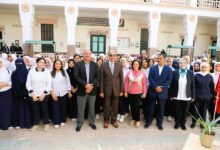 محافظ المنيا يشارك في احتفالية مدرسة الثانوية بنات ويكرّم الطالبات المتميزات