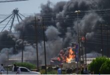 استهداف القوافل الإنسانية تسفر عن مقتل 10 أشخاص وتدمير 20 شاحنة بالسودان