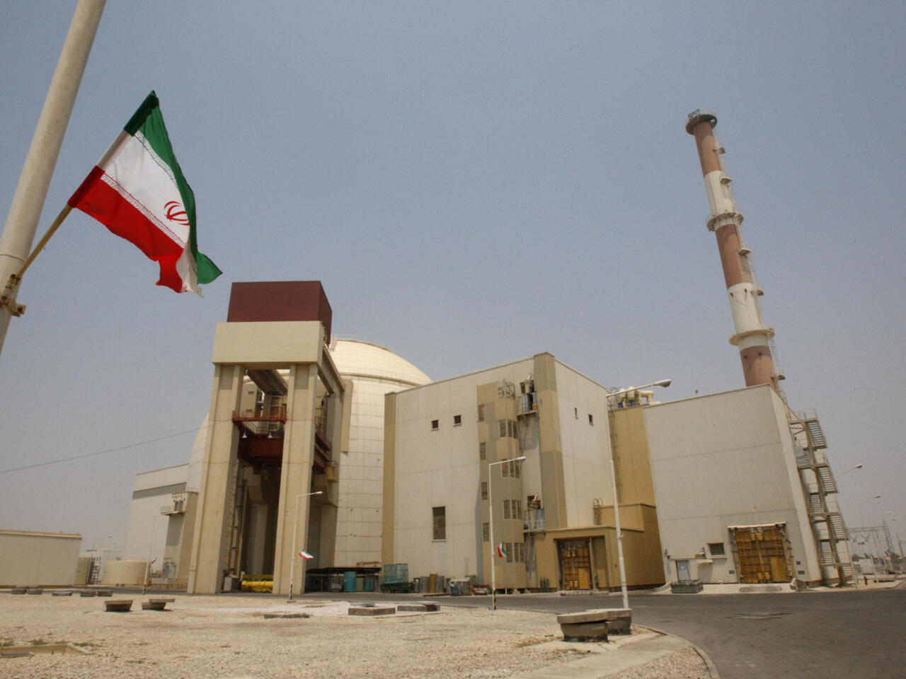 20 موظفا فقط..روسيا تقلص وجودها في محطة “بوشهر” الإيرانية