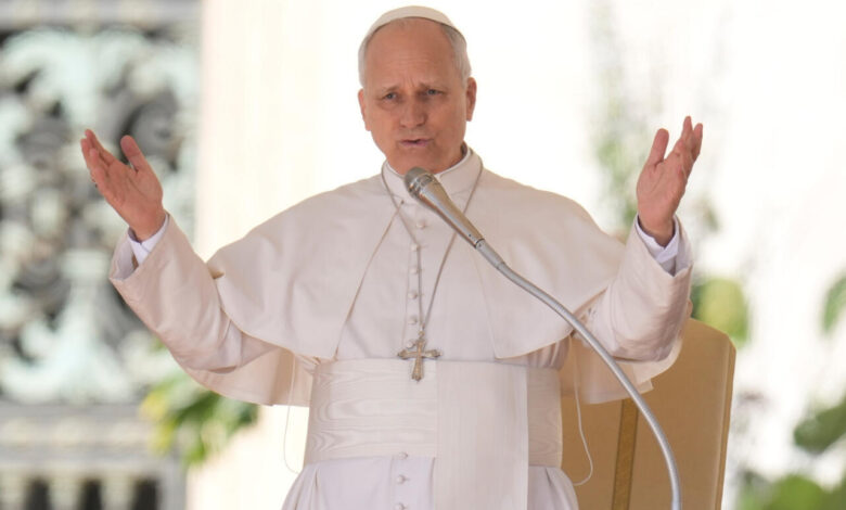 البابا ليو يدعو الولايات المتحدة وطهران إلى مواصلة محادثات السلام