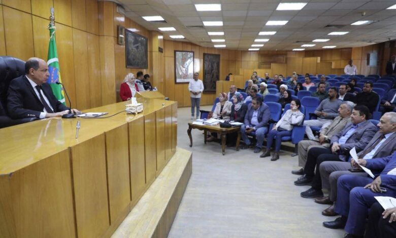 محافظ المنيا يوجه بتمهيد طرق “بهدال” وسرعة إنهاء إجراءات تشغيل مجمع خدمات “زهرة”