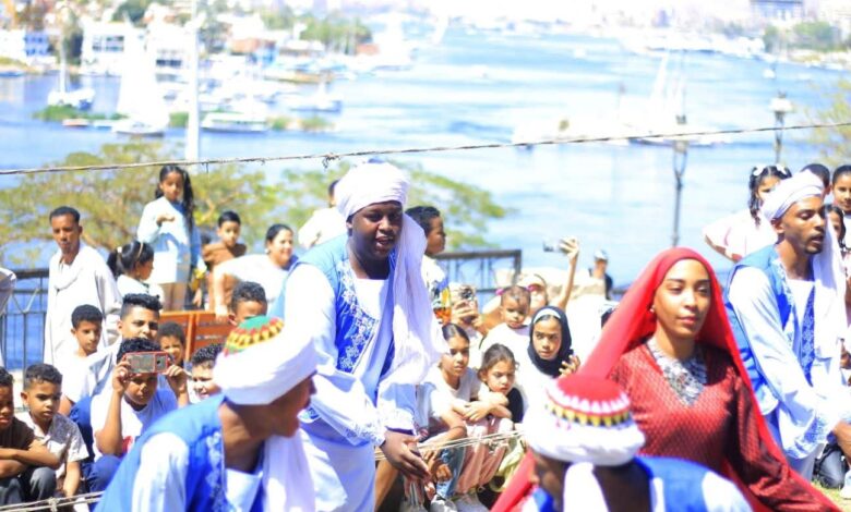 محافظ أسوان ووزارة الثقافة : تنظيم باقة من الفقرات الفنية بالحدائق والمتنزهات بمناسبة شم النسيم