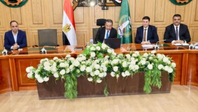 محافظ المنوفية يطلق مبادرة “كلنا عندك” ويعلن خطة لإعادة توزيع معدات النظافة