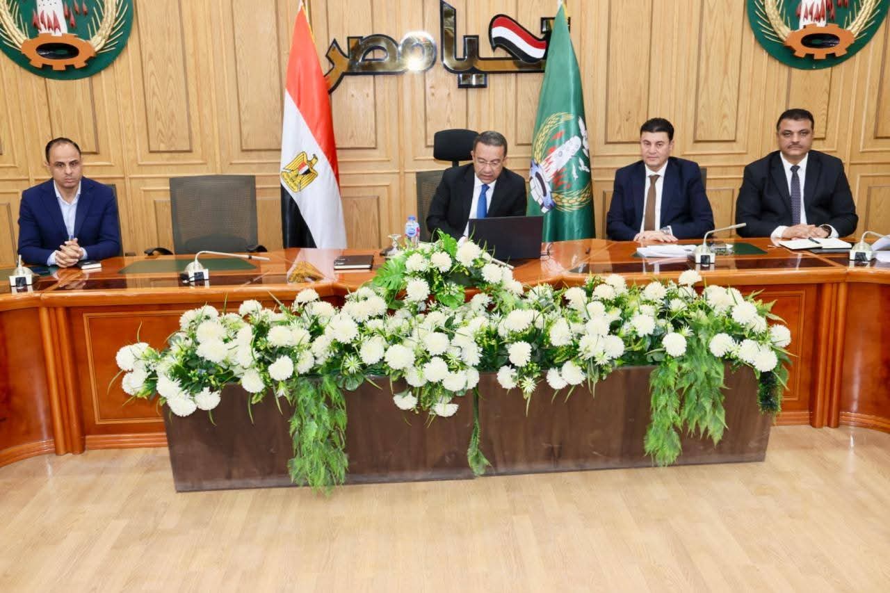 محافظ المنوفية يطلق مبادرة “كلنا عندك” ويعلن خطة لإعادة توزيع معدات النظافة