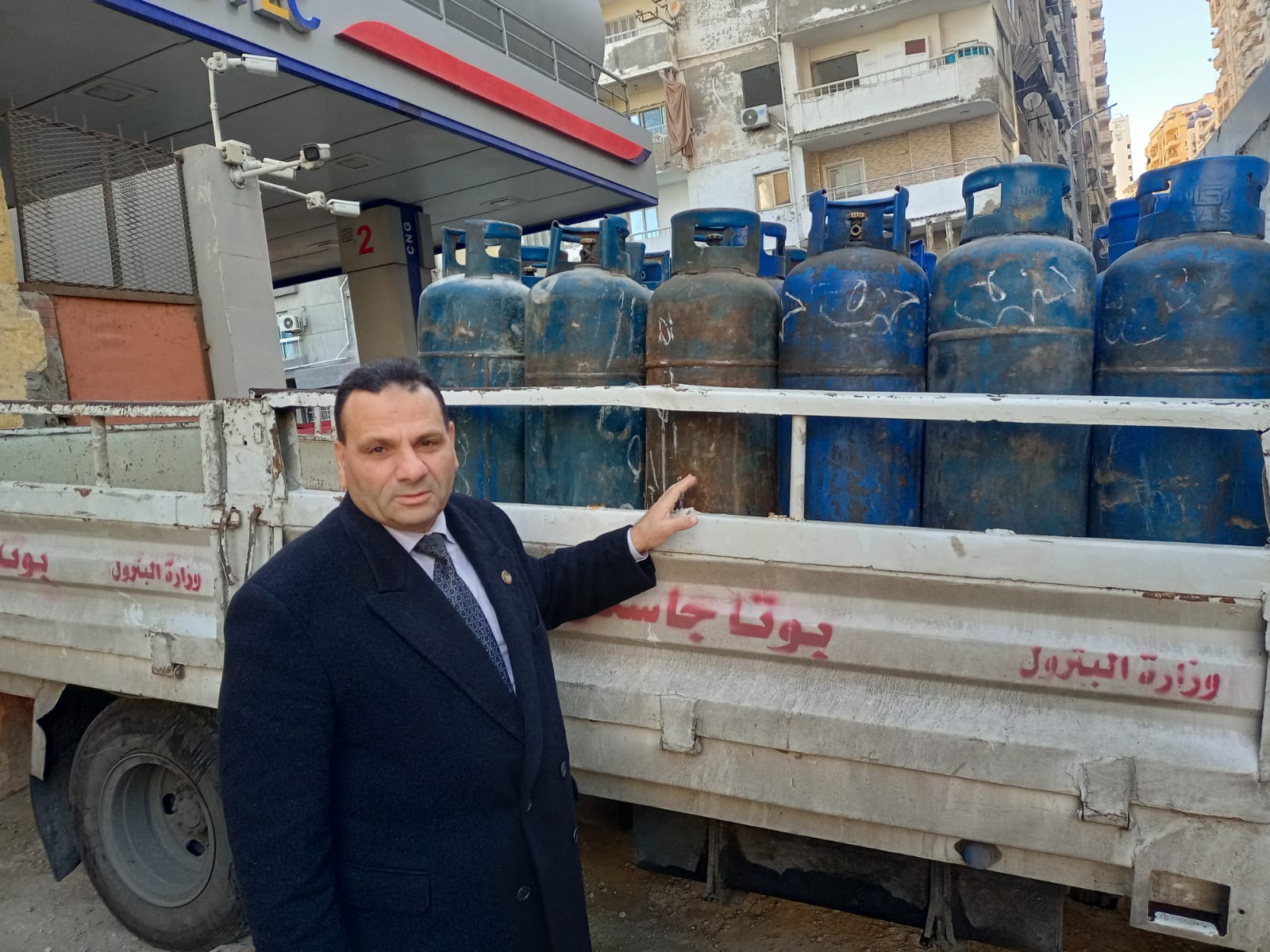 احباط تهريب كميات من المواد البترولية المدعمة قبل بيعها بالسوق السوداء فى الاسكندريه             