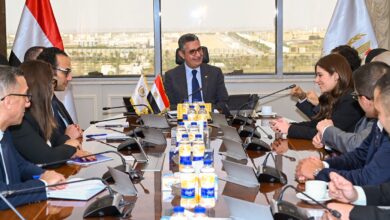 وزير التموين والتجارة الداخلية يجتمع  رئيس الشرق الأوسط وافريقيا لشركة مايكروسوفت العالمية 