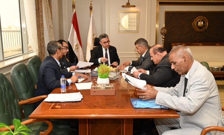 وزير التموين يلتقي بعدد من السادة أعضاء مجلسي النواب والشيوخ وزير التموين يلتقي بعدد من السادة أعضاء مجلسي النواب والشيوخ