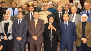 محافظ القليوبية يهنئ الأنبا مرقس بمطرانية شبرا الخيمة بعيد القيامة المجيد