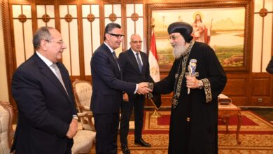 الدكتور شريف فاروق وزير التموين والتجارة الداخلية يهنئ قداسة البابا تواضروس الثاني بعيد القيامة المجي