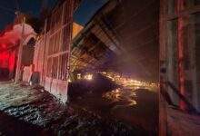 10سيارات إطفاء للسيطرة على حريق بثلاثة مصانع بمركز القناطر الخيرية