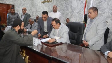 محافظ سوهاج يعقد اللقاء الجماهيري الأسبوعي لبحث مطالب المواطنين وحل مشكلاتهم