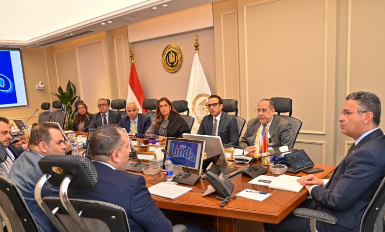 الدكتور شريف فاروق وزير التموين والتجارة الداخلية يعقد اجتماعًا مع شركة سُبل للاستثمار التجارى