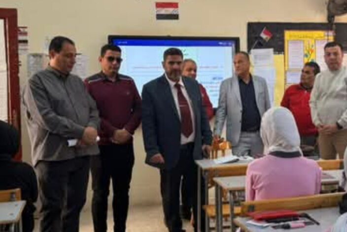 “سعد عسل” يتفقد مدرسة أم المؤمنين الثانوية فى أولى متابعاته للعملية التعليمية ببنها