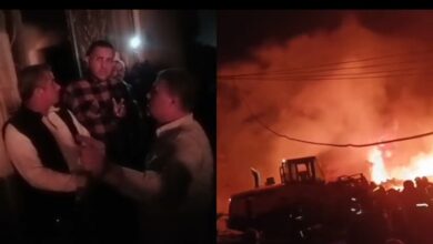 محافظ القليوبية يصرف مكافأة مالية لسائقي لودرات شاركا في فتح طريق لموقع الحريق بالقناطر الخيرية