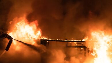 اندلاع حريق يتسبب فى نفوق ماشية ويلتهم عدة منازل بقنا