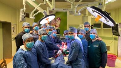 فريق جراحة العظام بمستشفى كفر الشيخ الجامعي ينجح في عملية إصلاح مفصل نادرة.