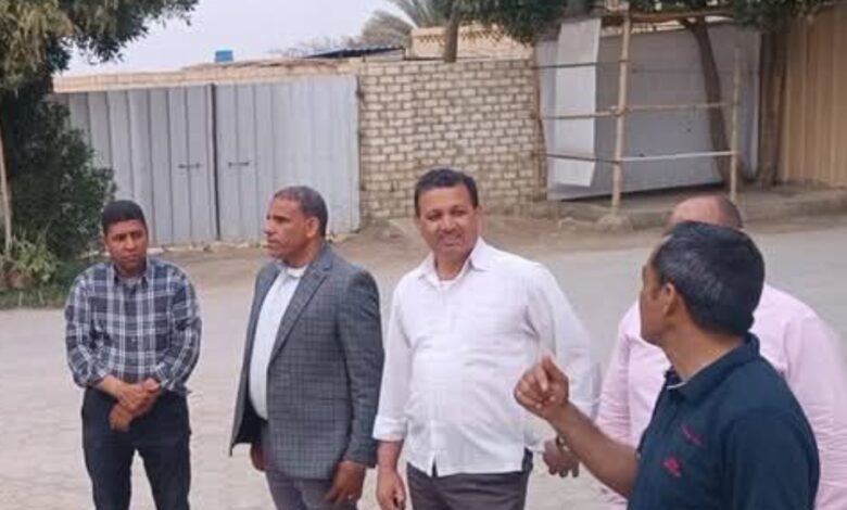 رئيس مركز يوسف الصديق يقود حملة مكثفة للنظافة ورفع الإشغالات بقرية تونس ووالي ميزار