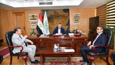 محافظ الفيوم يتابع إنشاء مكتب للتصديقات والخدمات القنصلية لتخفيف الأعباء عن المواطنين