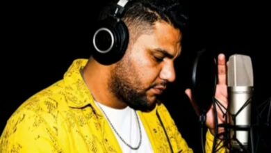 المطرب حسام حسن ينتهي من كتابة أحدث أغنيه