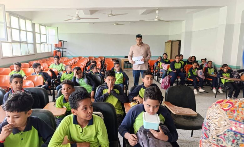 ” صحتنا فى بيئتنا” تنفيذ أنشطة توعوية بمدرسة العوامية بالأقصر