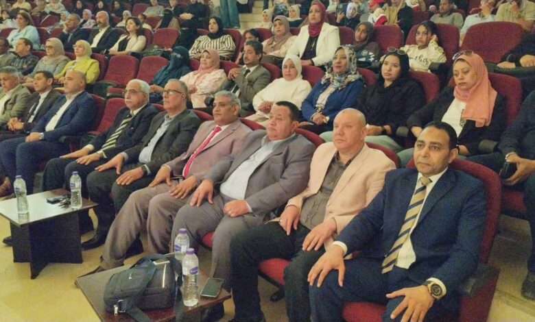 من قلب المعاناة إلى منصة التكريم.. محافظ البحر الأحمر يحتفي بـ18 قصة أمومة صنعت الأمل