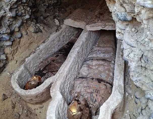 البعثة الإسبانية تكشف مقبرة رومانية نادرة وألسنة ذهبية بمدينة بهنسا فى المنيا