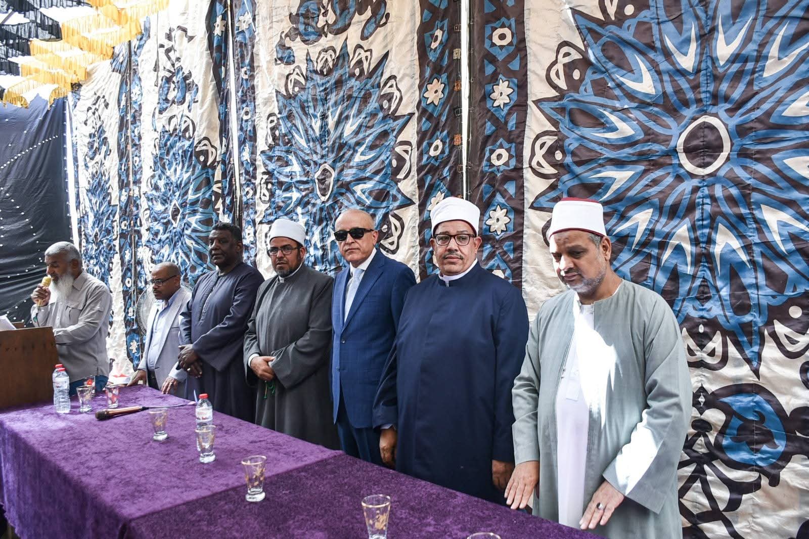 «محافظ الأقصر» يشهد تكريم 60من حفظة القرآن الكريم بالبياضية