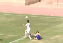 الحكم يتراجع في قرار احتساب ركلة جزاء بعد الاستعانة بالهاتف 