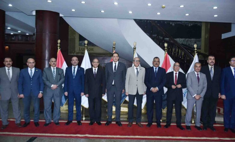 “محافظ الأقصر” يشهد ختام دورة ” آليات التحقيق والتصرف” بالتعاون مع النيابة الإدارية