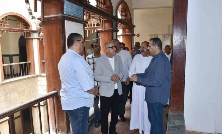 ” محافظ الأقصر” يستجيب لمطالب أهالى الكرنك ويوجه بسرعة التنسيق مع الجهات المعنية