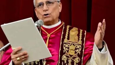 بابا الفاتيكان يدعو قادة العالم لوقف التصعيد والعودة إلى الحوار