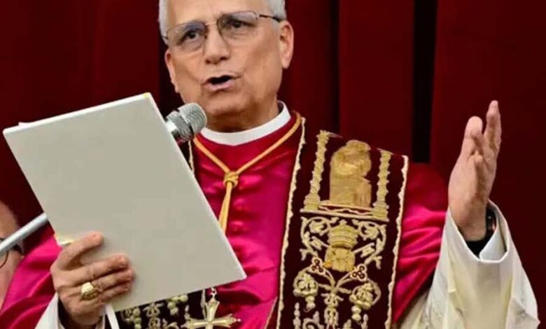 بابا الفاتيكان يدعو قادة العالم لوقف التصعيد والعودة إلى الحوار