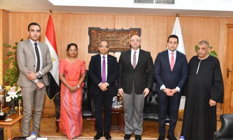 الفيوم تبحث تعزيز التعاون الاستثماري مع سريلانكا في السياحة والصناعة