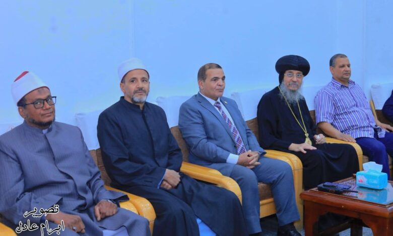 “رئيس مدينة إسنا”يزور المطرانية لتهنئة الأخوة الأقباط بعيد القيامة المجيد