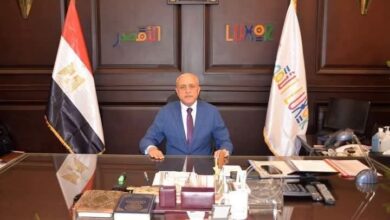 “محافظ الأقصر” يهنئ البابا تواضروس الثاني بعيد القيامة المجيد