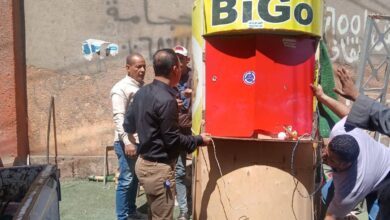 إزالة كشك مخالف بحي غرب الفيوم لرفع الإشغالات