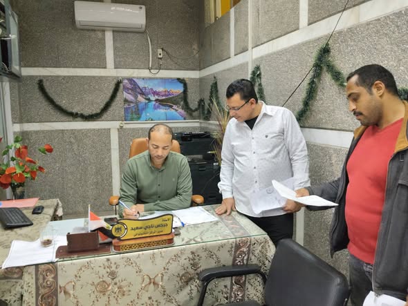 الشطورى يتابع سير العمل بالمركز التكنولوجى