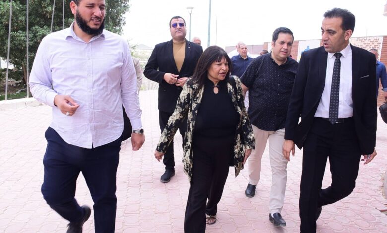 وفد دولي يتفقد جامعة الألف فدان