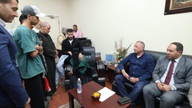 بعد تعرضه لحادث ٠٠الخطيب يجتمع مع دكتور محمد شقوير رئيس المؤسسه العلاجيه بوزارة الصحة