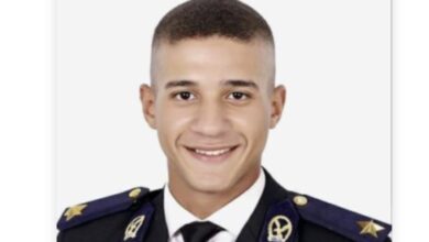 الصحفي وليد شقوير يقدم واجب العزاء للواء ماهر الأحمدي مساعد مدير أمن بني سويف في وفاة نجله ملازم عمر الأحمدي الصحفي وليد شقوير يقدم واجب العزاء للواء ماهر الأحمدي مساعد مدير أمن بني سويف في وفاة نجله ملازم عمر الأحمدي