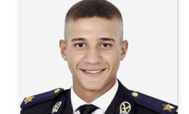 الصحفي وليد شقوير يقدم واجب العزاء للواء ماهر الأحمدي مساعد مدير أمن بني سويف في وفاة نجله ملازم عمر الأحمدي الصحفي وليد شقوير يقدم واجب العزاء للواء ماهر الأحمدي مساعد مدير أمن بني سويف في وفاة نجله ملازم عمر الأحمدي